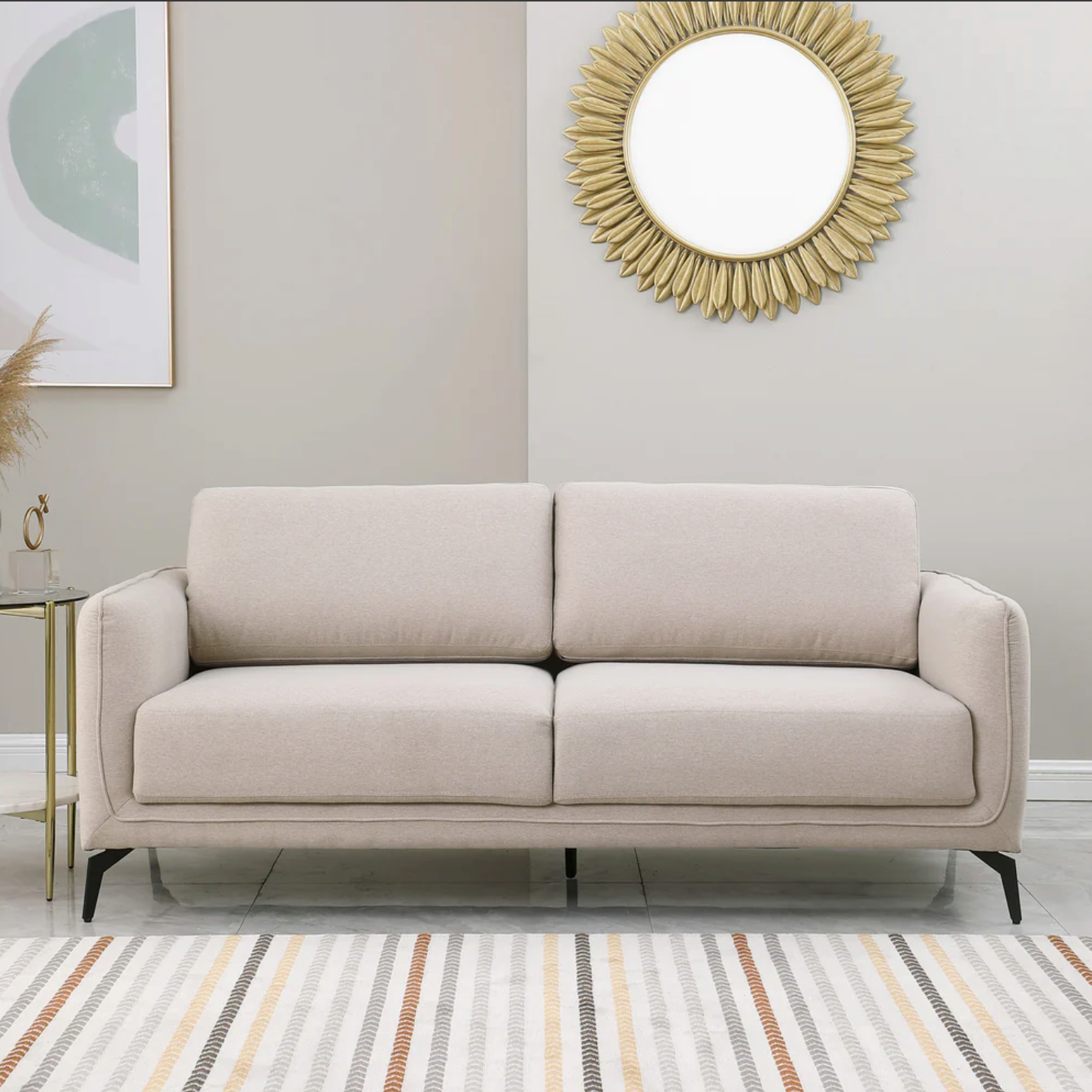 Le canapé 3 places en tissu beige, minimalisme chaleureux